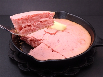 ピンク色のいちごのホットケーキ
