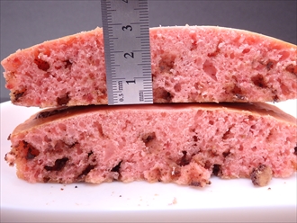 ピンク色のいちごチョコレートホットケーキ