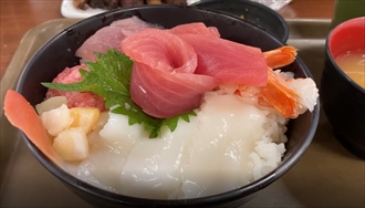 まぐろレストラン　海鮮丼