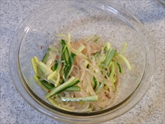 きゅうりとマロニーのピリ辛和えの作り方