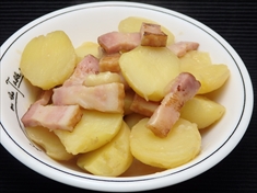 じゃがいもとベーコンの洋風煮物の作り方