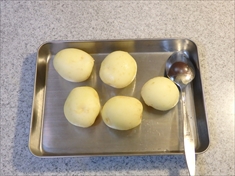 じゃがいもとベーコンのコンソメ煮の作り方