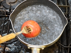 トマトをたくさん使うの水なしカレーの作り方