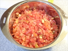 トマトをたくさん使うの水なしカレーの作り方