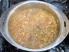 トマトをたくさん使うの水なしカレーの作り方