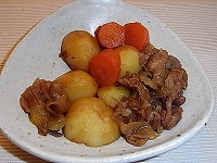 ストウブstaubで作る水なし肉じゃがの簡単レシピ