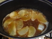 ストウブで煮る大根の味噌煮