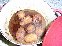 ル・クルーゼで作る里芋の味噌味の煮物