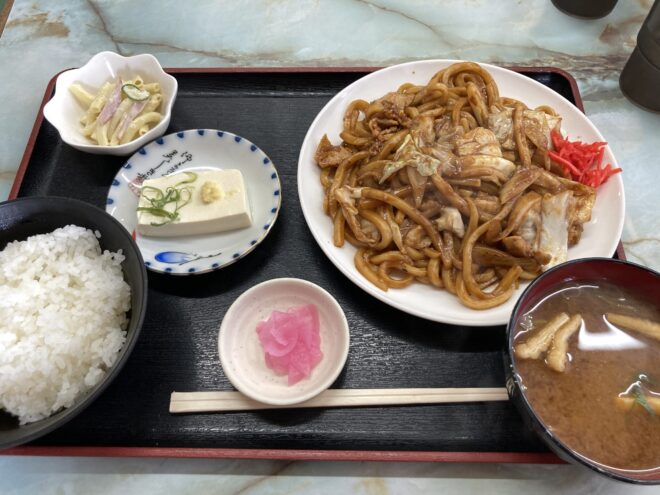 三重県亀山市の川森食堂の味噌焼うどん