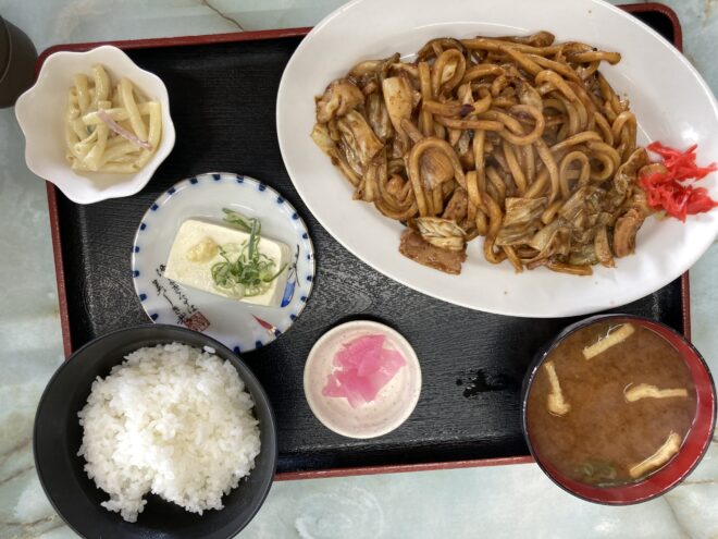三重県亀山市の川森食堂の味噌焼うどん
