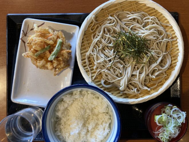 十割そば じゅうべい 柳津本店のおそばと天ぷら