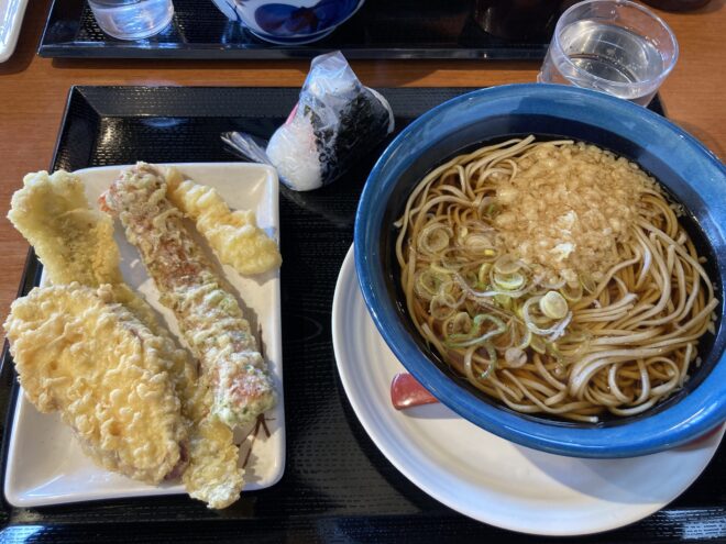 十割そば じゅうべい 柳津本店のおそばと天ぷら