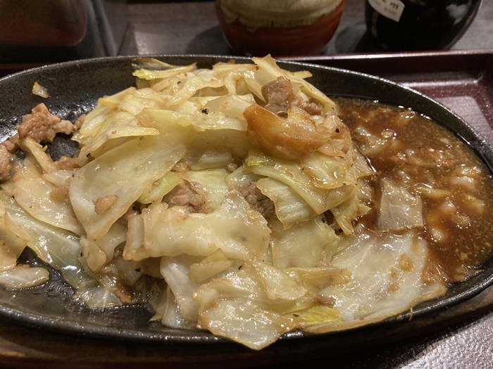 名古屋大須ランチ|肉米(にくべい)の「豚鉄板」は量に要注意!?実食レビューとおすすめのサイズ感