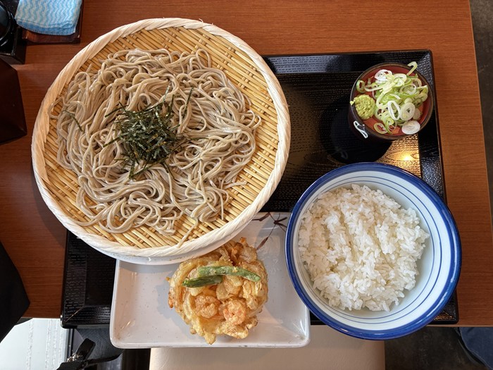 【岐阜グルメ】「じゅうべえ 柳津本店」でざるそば特盛を堪能！コスパ最強の涼味体験